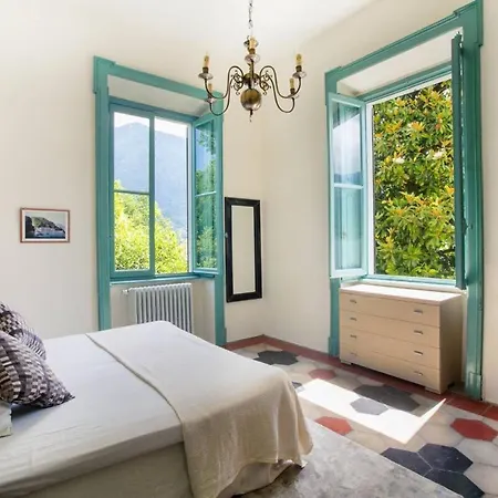 Silvestri In A Private Lakefront That Sleeps 12 *