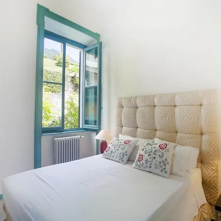 Silvestri In A Private Lakefront That Sleeps 12