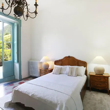Villa Silvestri In A Private Lakefront That Sleeps 12
