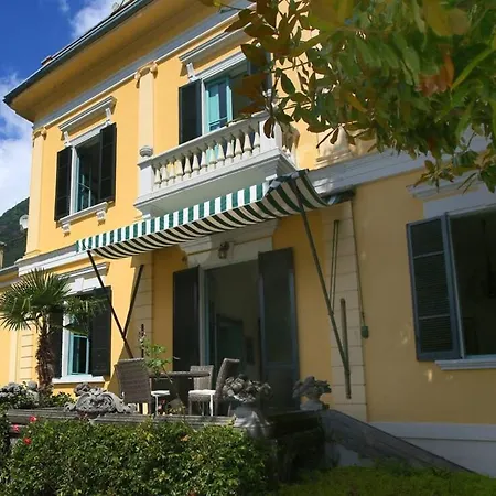 Villa Silvestri In A Private Lakefront That Sleeps 12 *