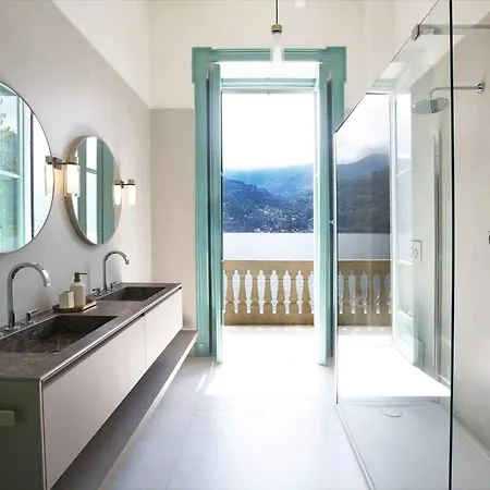 Silvestri In A Private Lakefront That Sleeps 12