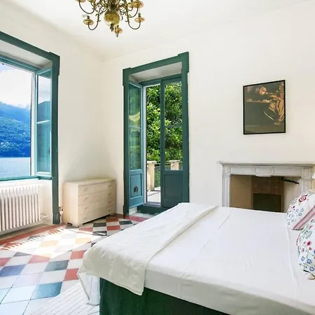 Silvestri In A Private Lakefront That Sleeps 12 Villa